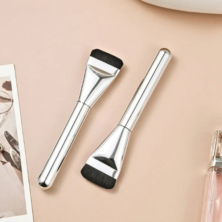 WAKEMAKE Spatula Wide Foundation Brush WAKEMAKE